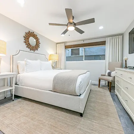 Balboa Island Diamond Resort Compound